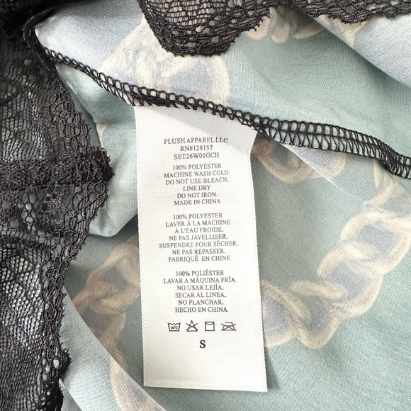 NWT Revolve Plush Chain Link Pajama Set Size Small - Picture 10 of 12